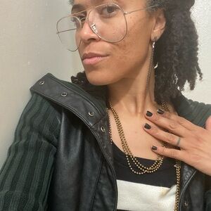 Meet your Posher, Eyndia